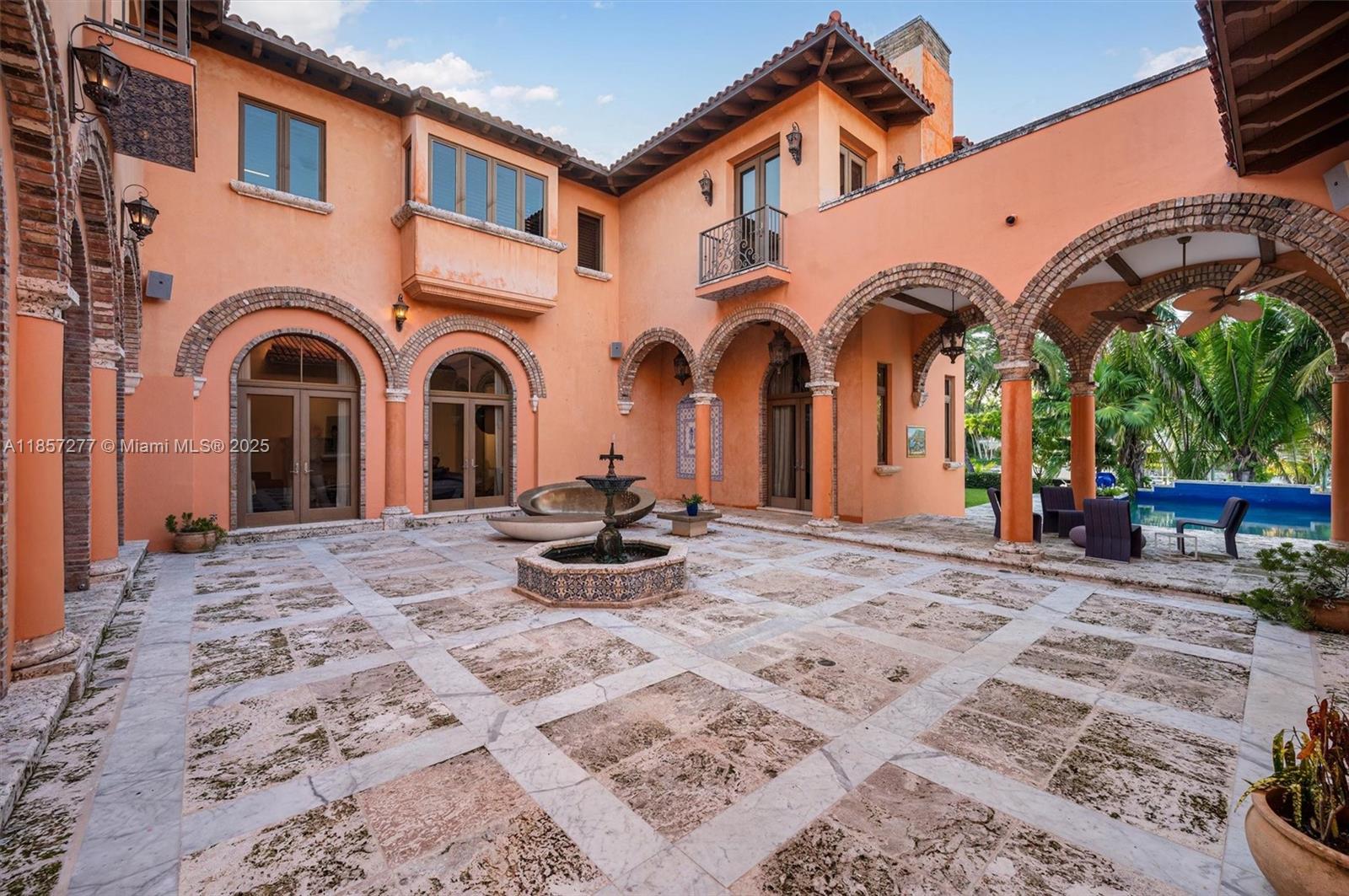 221 Casuarina Concourse