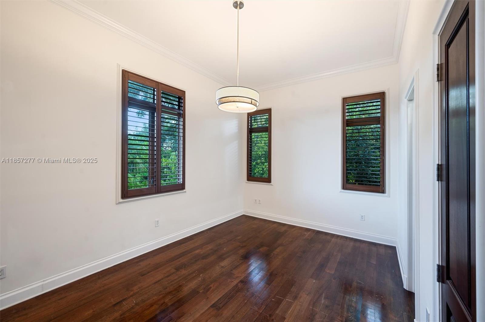 221 Casuarina Concourse