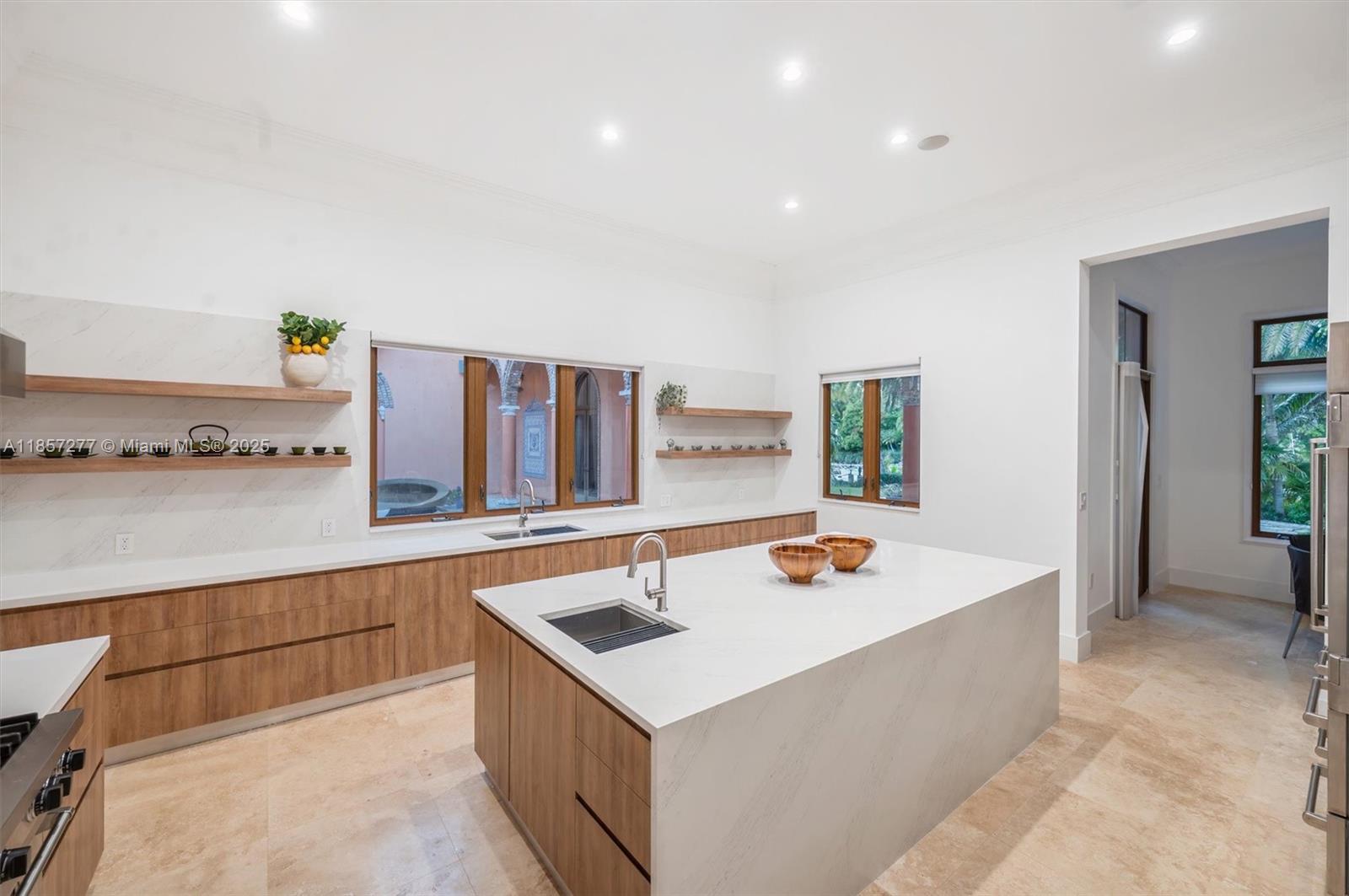 221 Casuarina Concourse