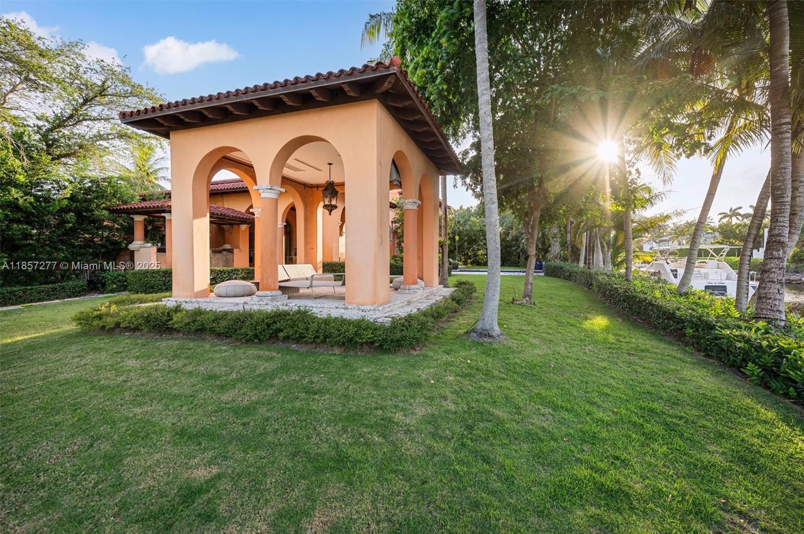 221 Casuarina Concourse