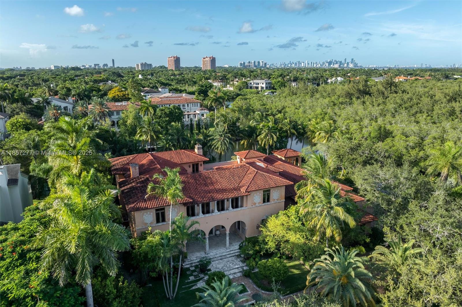 221 Casuarina Concourse