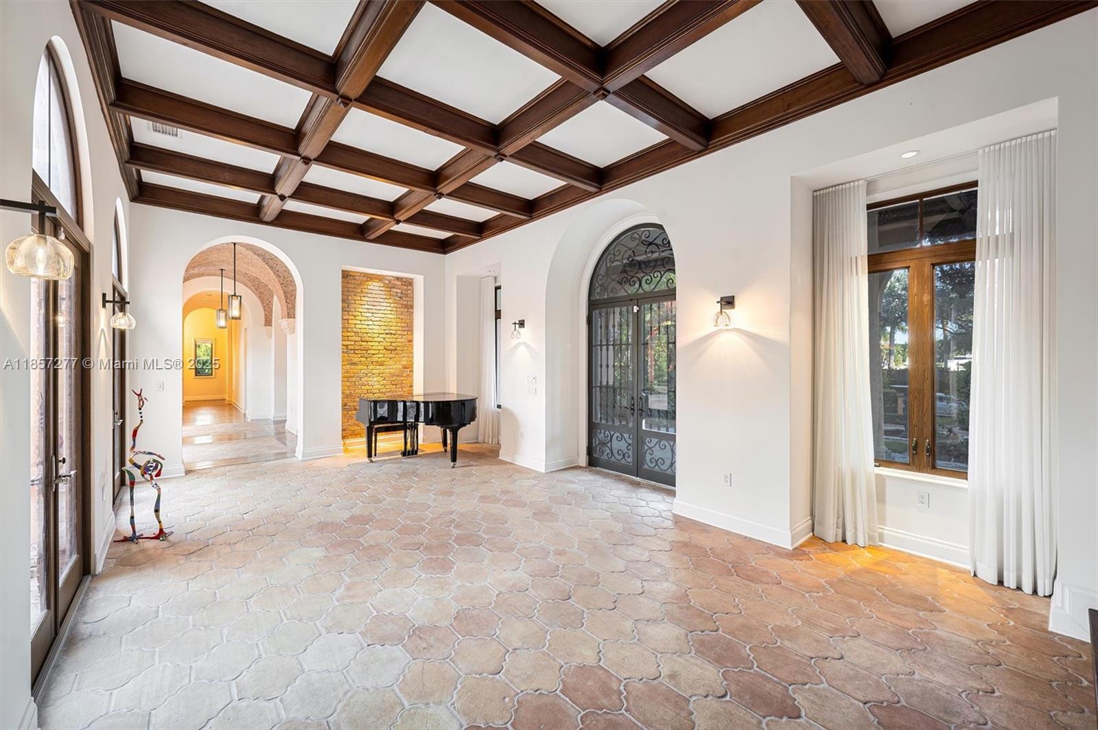 221 Casuarina Concourse