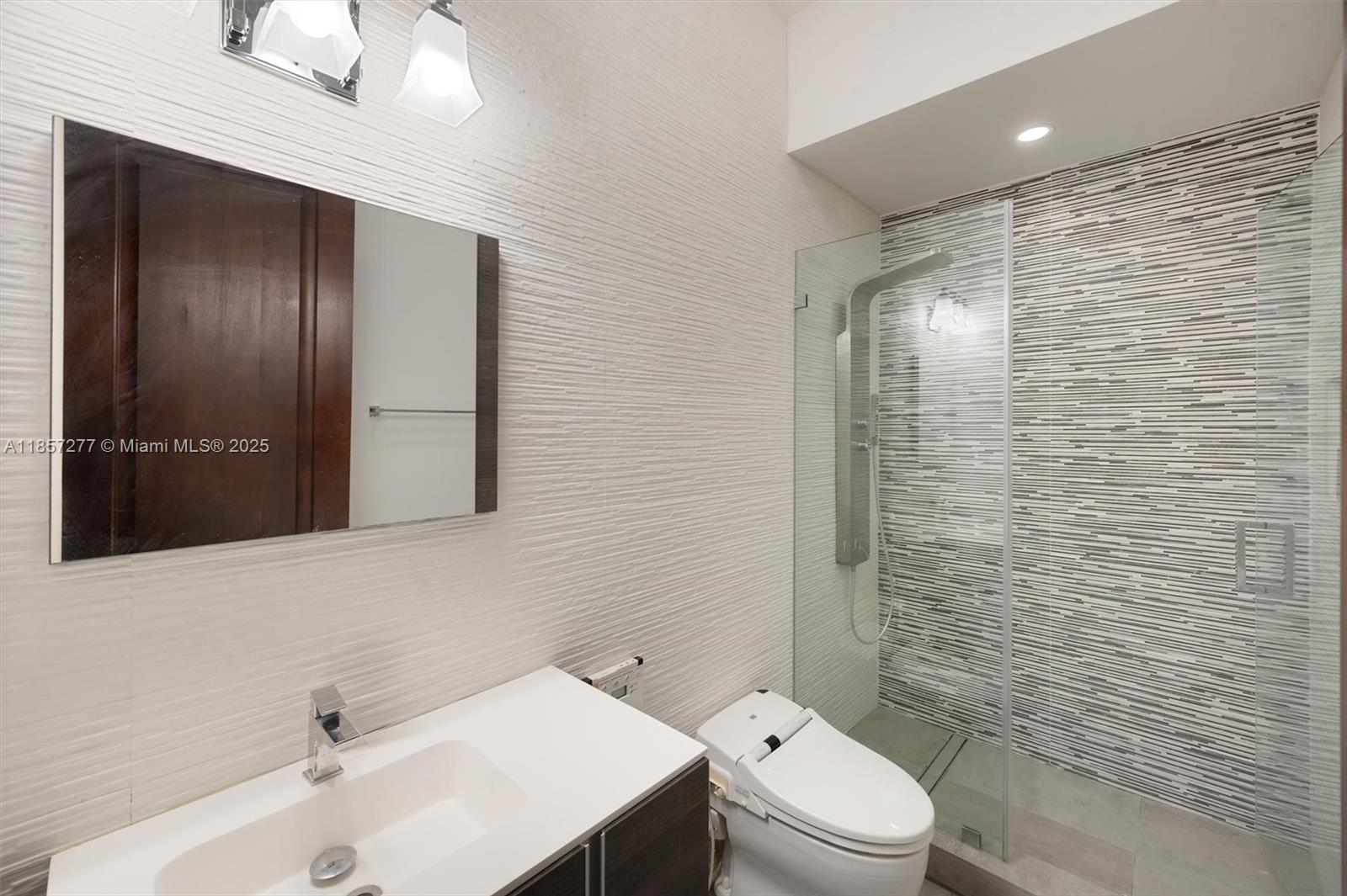 221 Casuarina Concourse