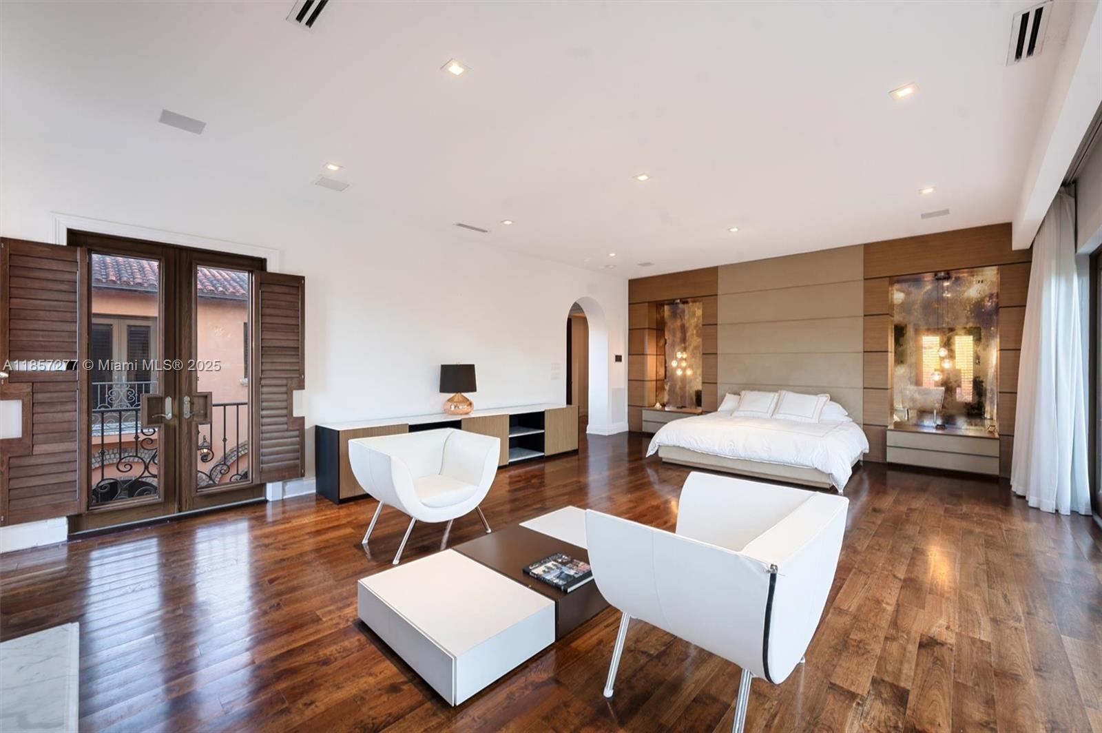 221 Casuarina Concourse