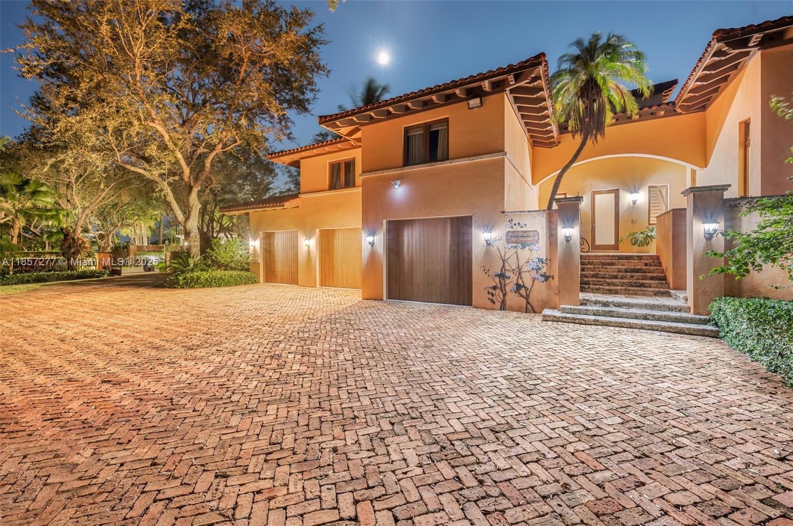 221 Casuarina Concourse