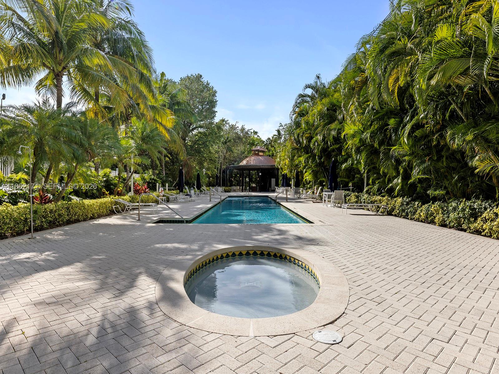 2645 S Bayshore Dr # 304