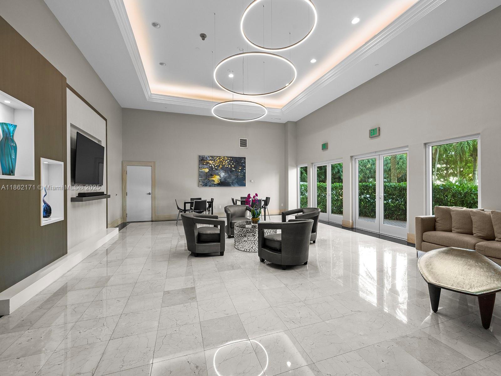 2645 S Bayshore Dr # 304