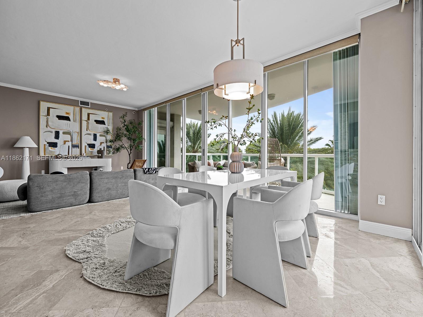 2645 S Bayshore Dr # 304