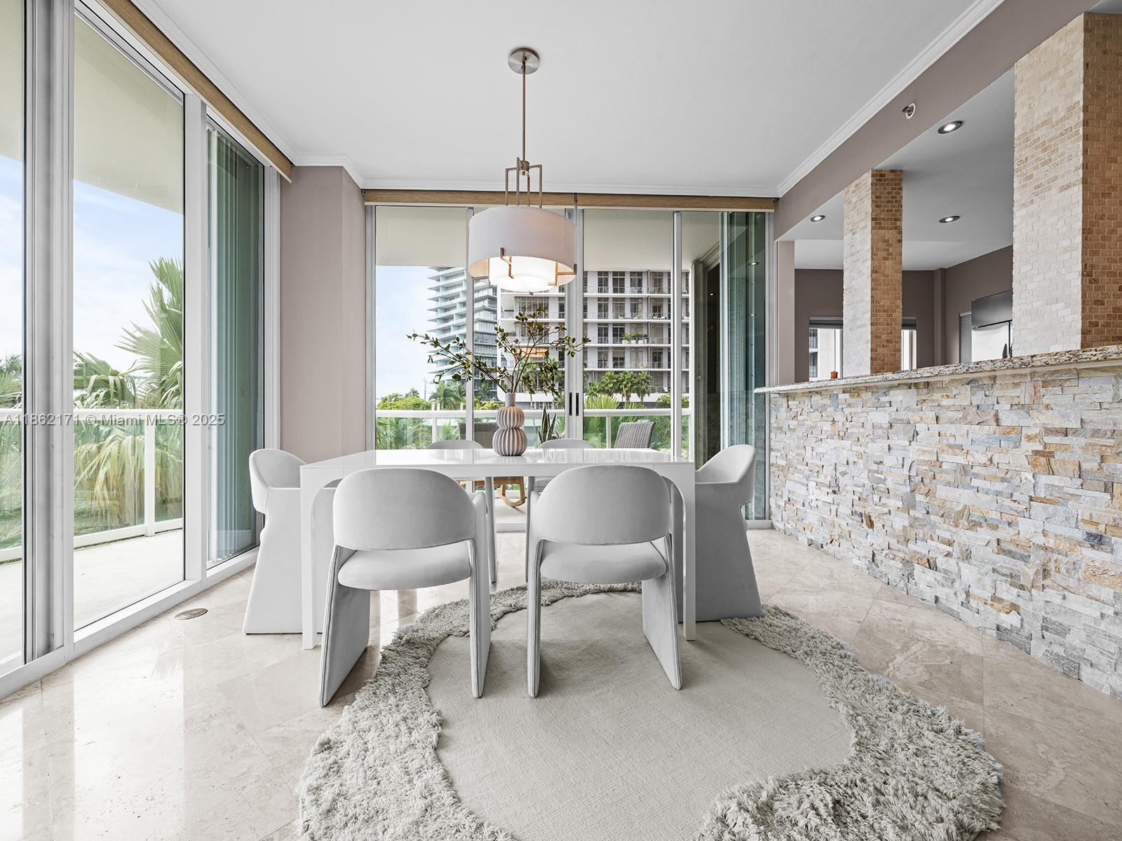 2645 S Bayshore Dr # 304