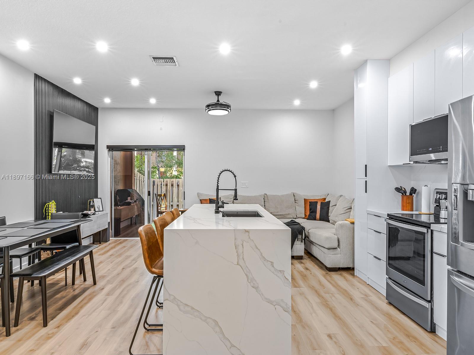 1061 NW 100th Ave