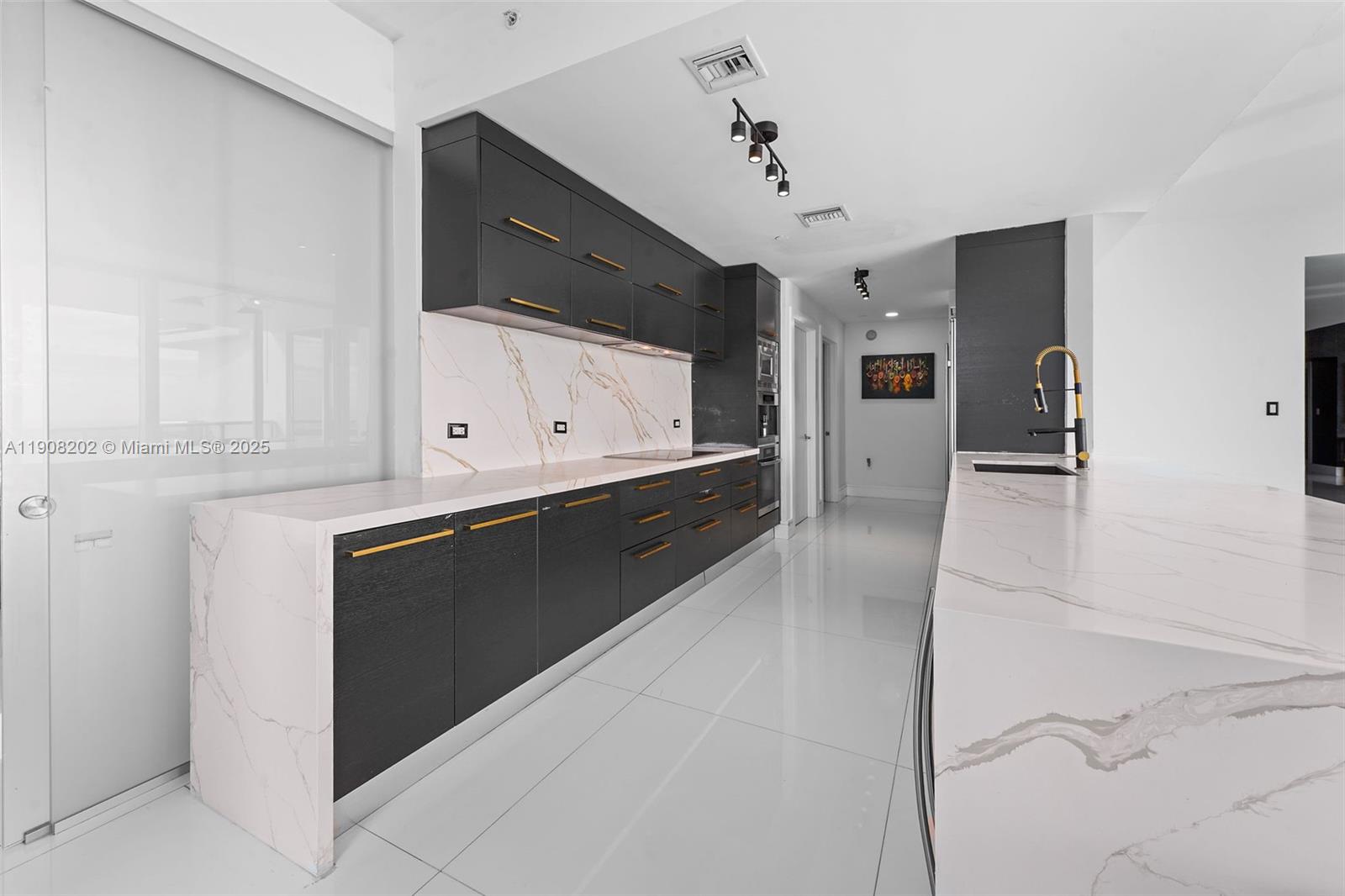 900 Biscayne Blvd Unit: PH6201