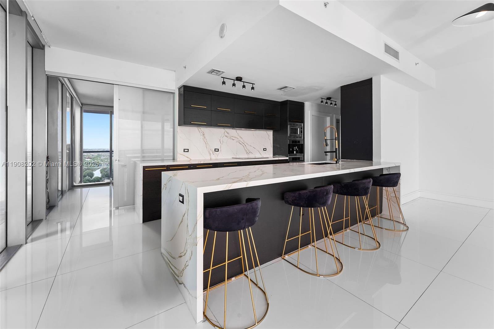 900 Biscayne Blvd Unit: PH6201