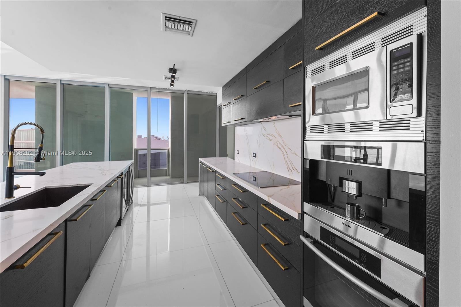 900 Biscayne Blvd Unit: PH6201