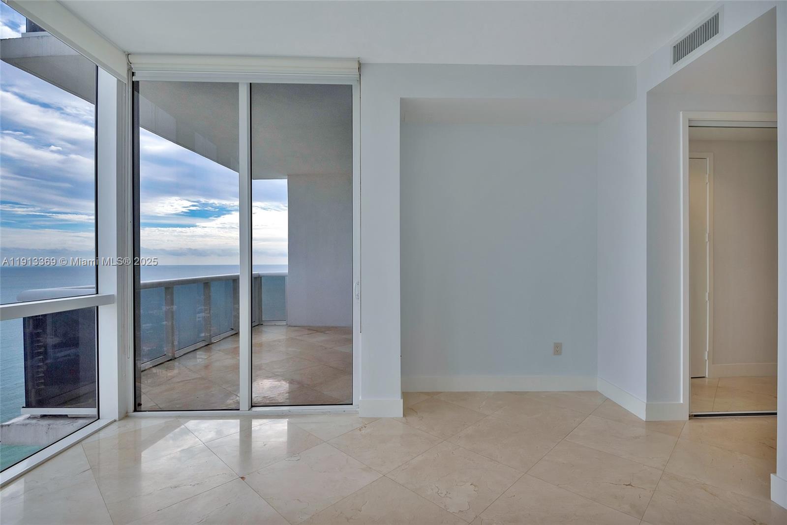 18201 Collins Ave # 4008