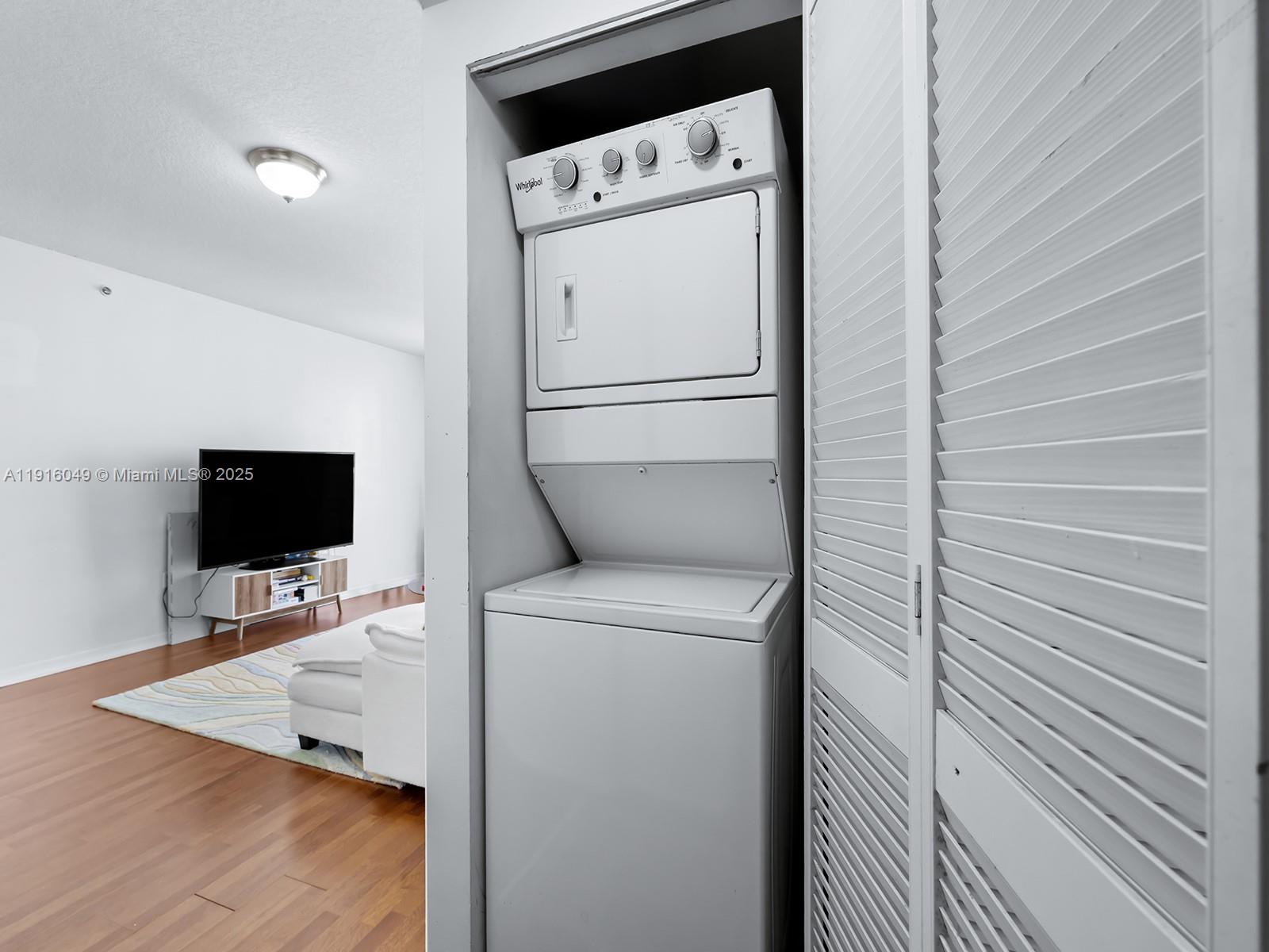 900 SW 8th St # 1208