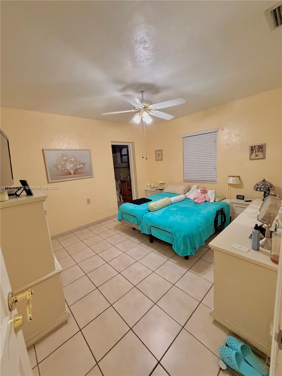 5850 SW 13th Ter