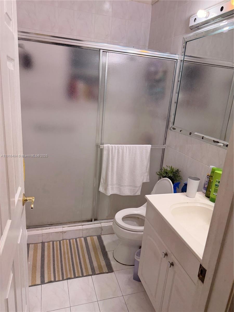 5850 SW 13th Ter