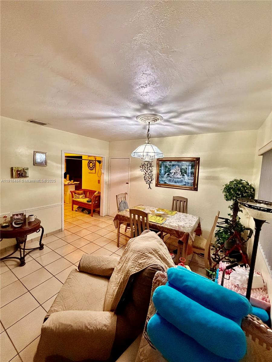 5850 SW 13th Ter