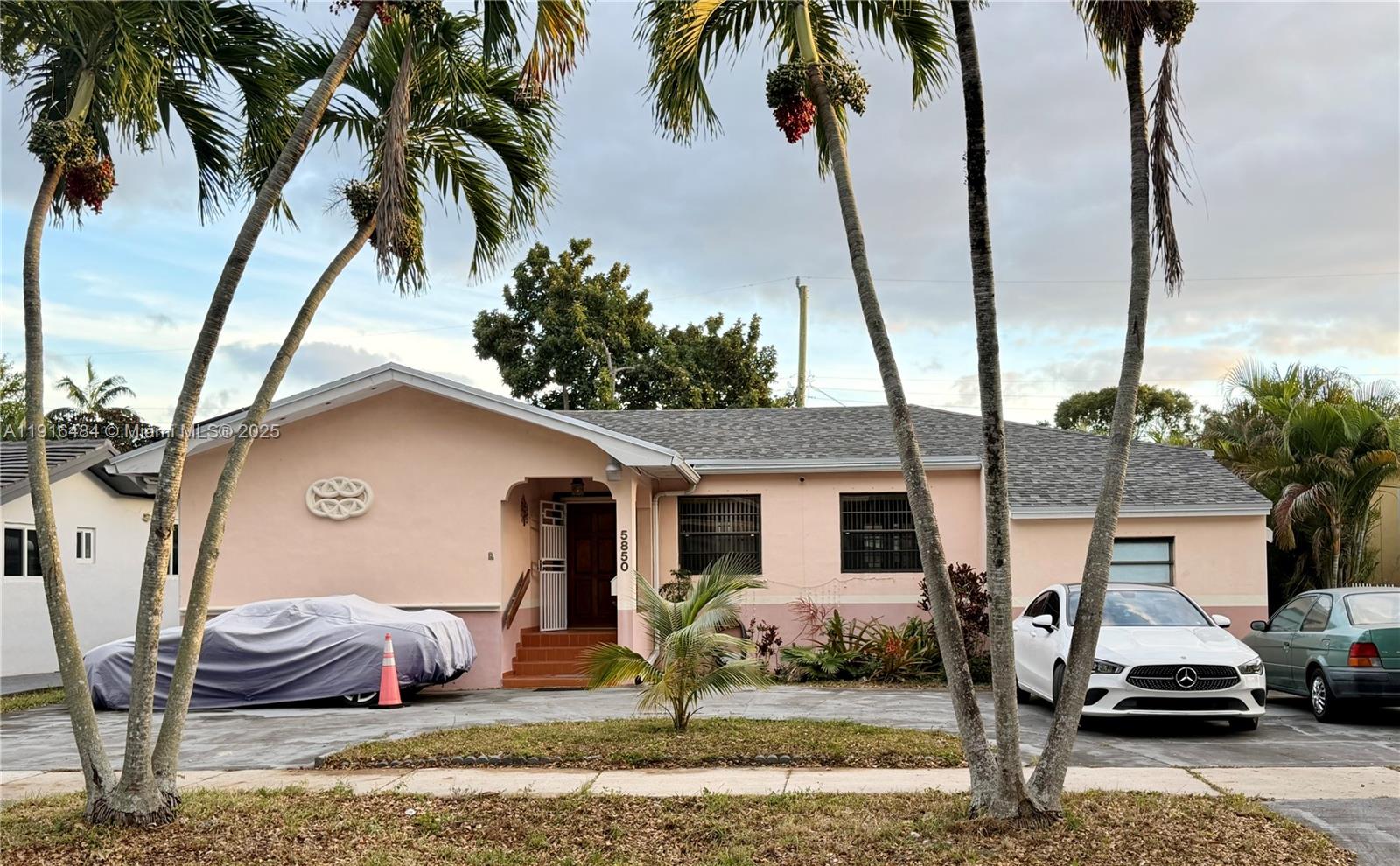 5850 SW 13th Ter