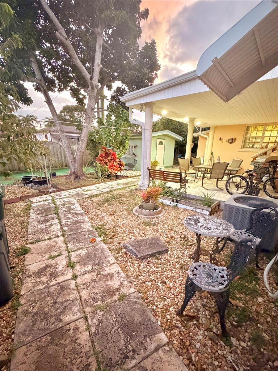 5850 SW 13th Ter