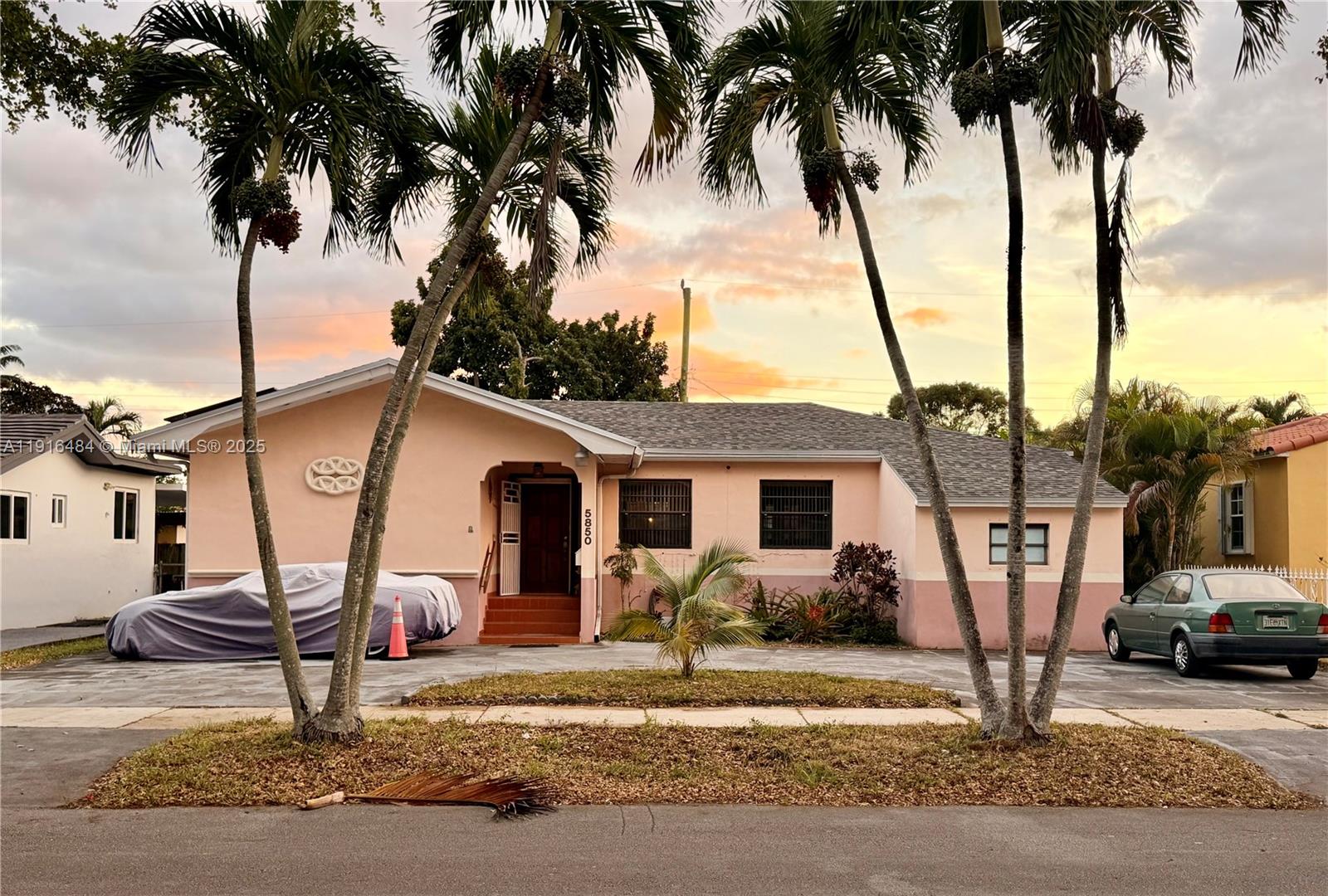 5850 SW 13th Ter