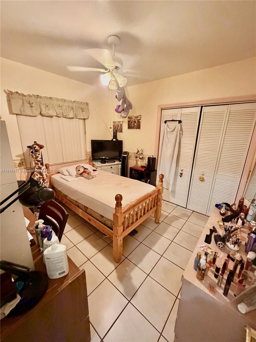 5850 SW 13th Ter