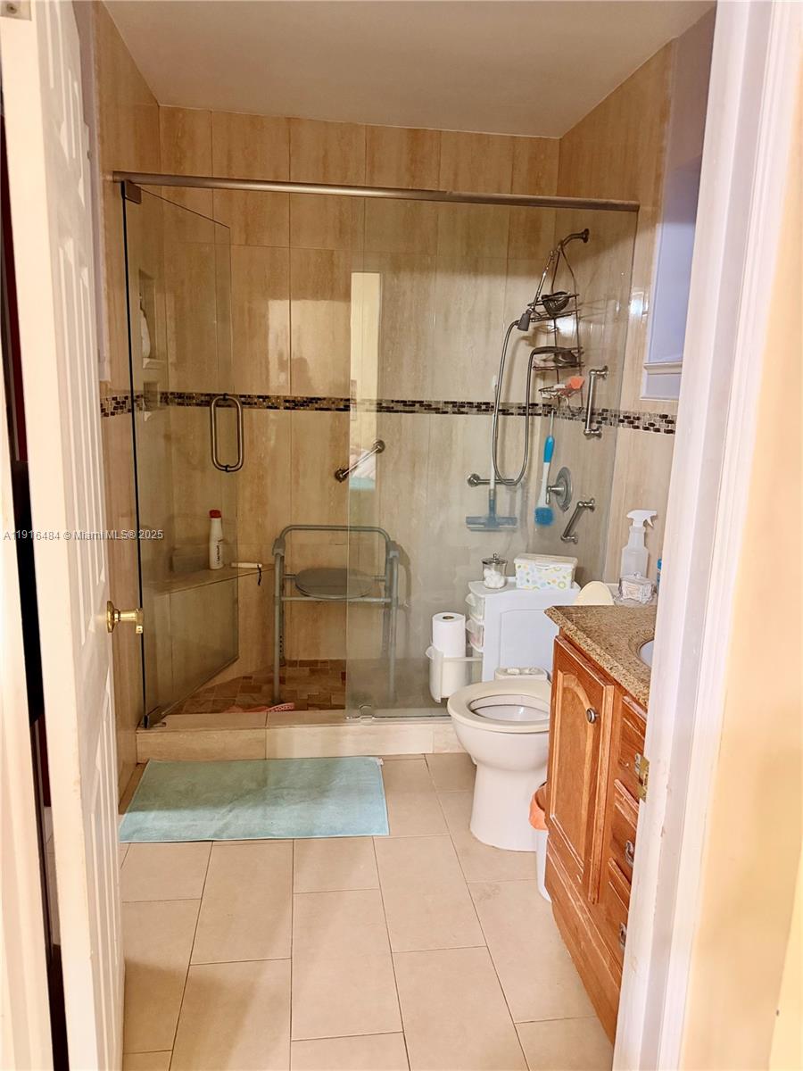 5850 SW 13th Ter