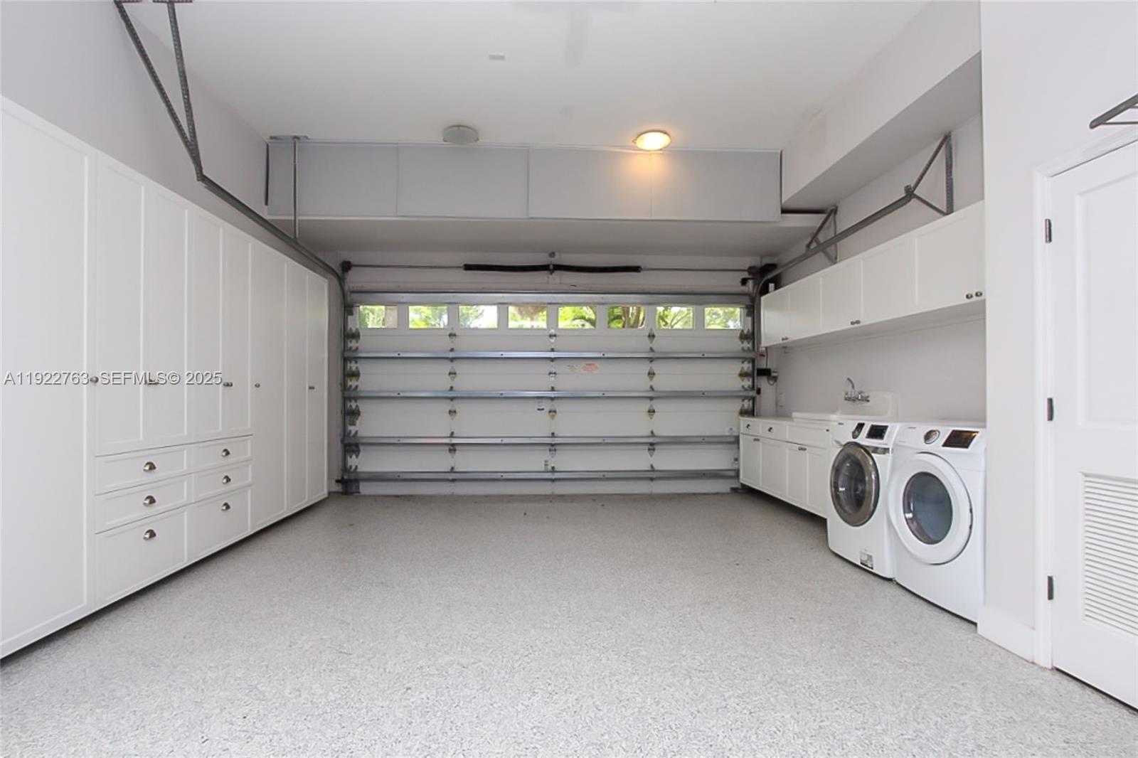 1400 Alberca St # 1400