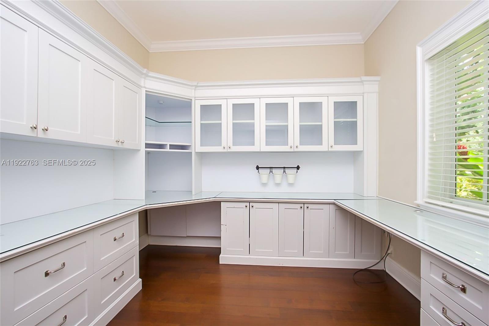 1400 Alberca St # 1400