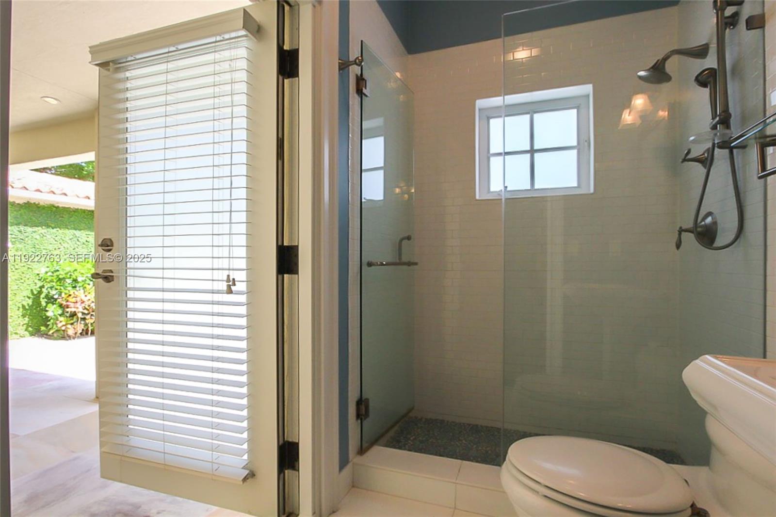 1400 Alberca St # 1400