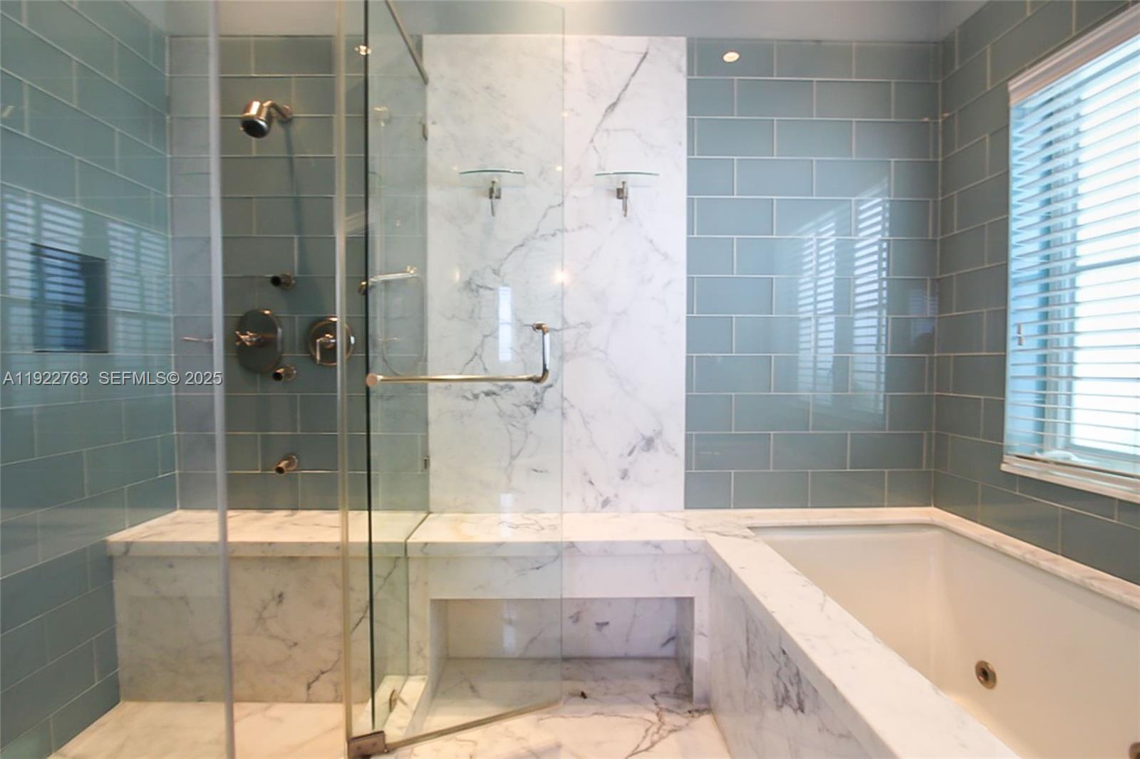 1400 Alberca St # 1400