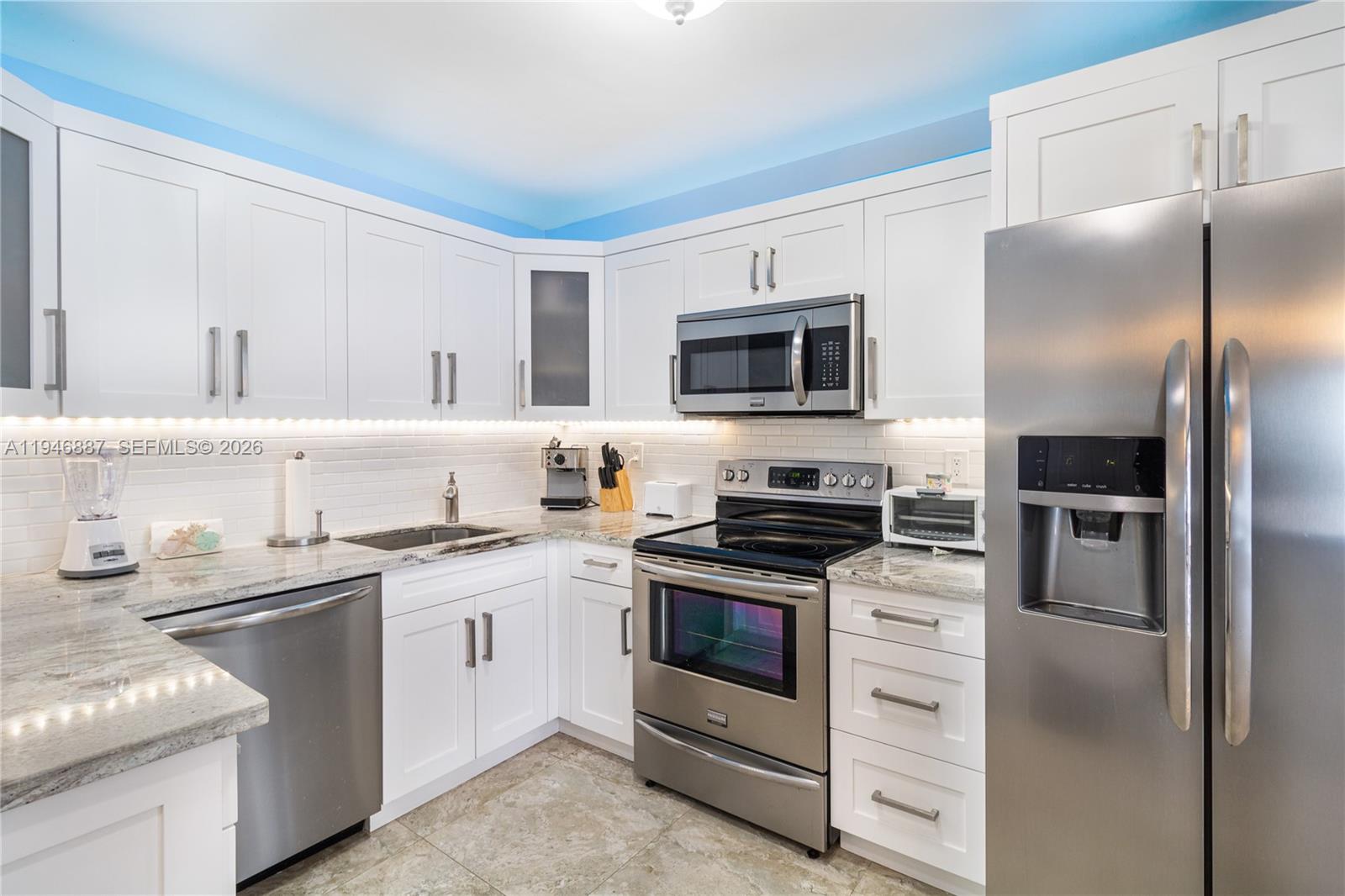 6061 Collins Ave # 6F