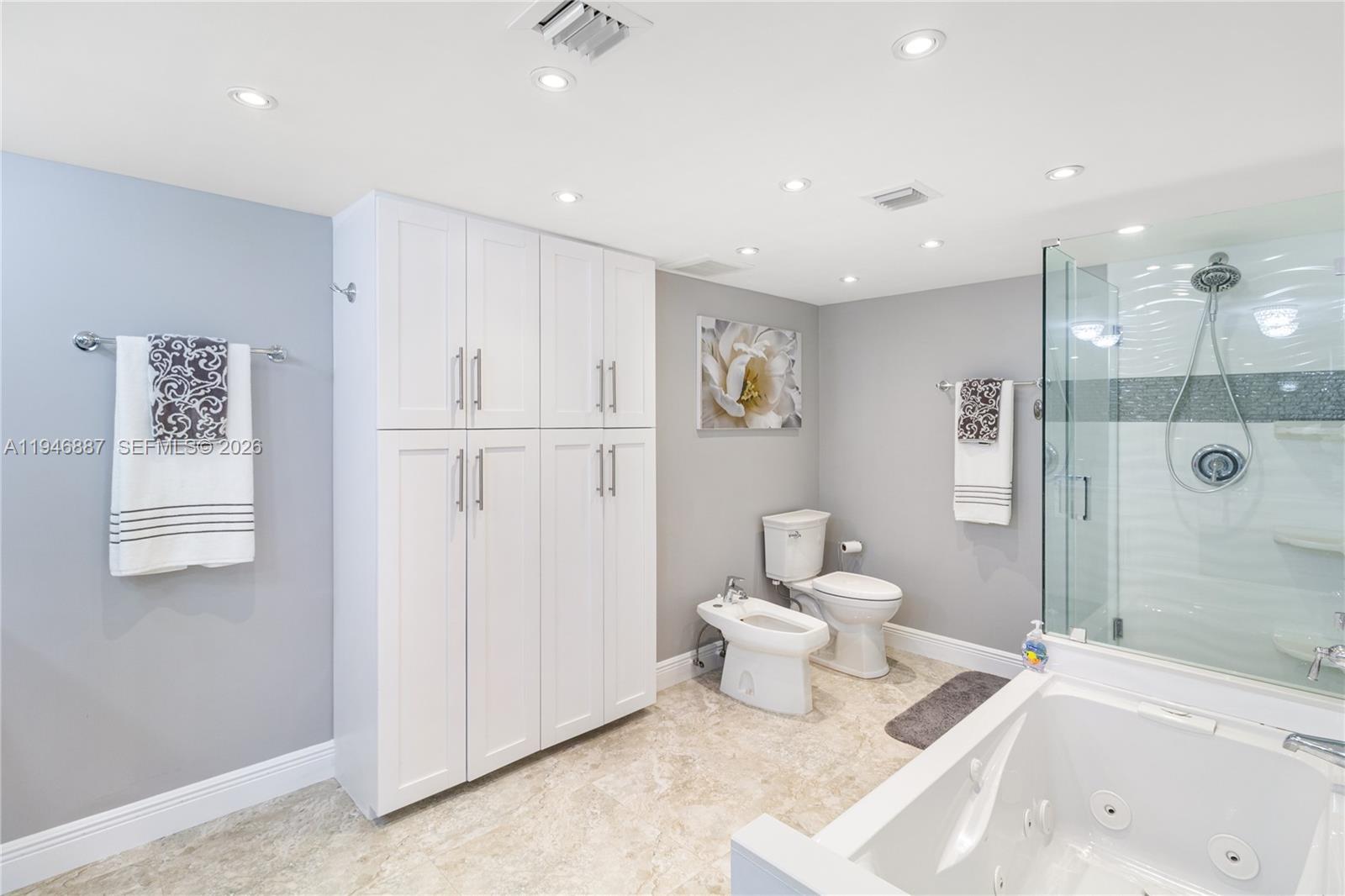 6061 Collins Ave # 6F