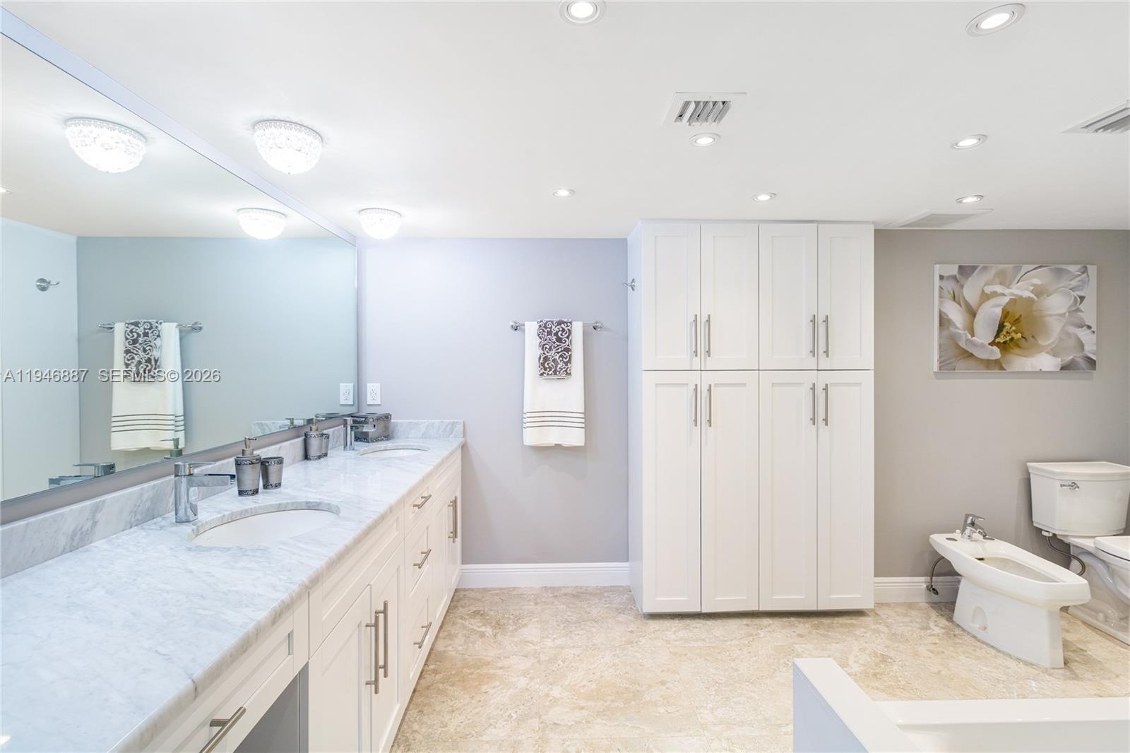 6061 Collins Ave # 6F