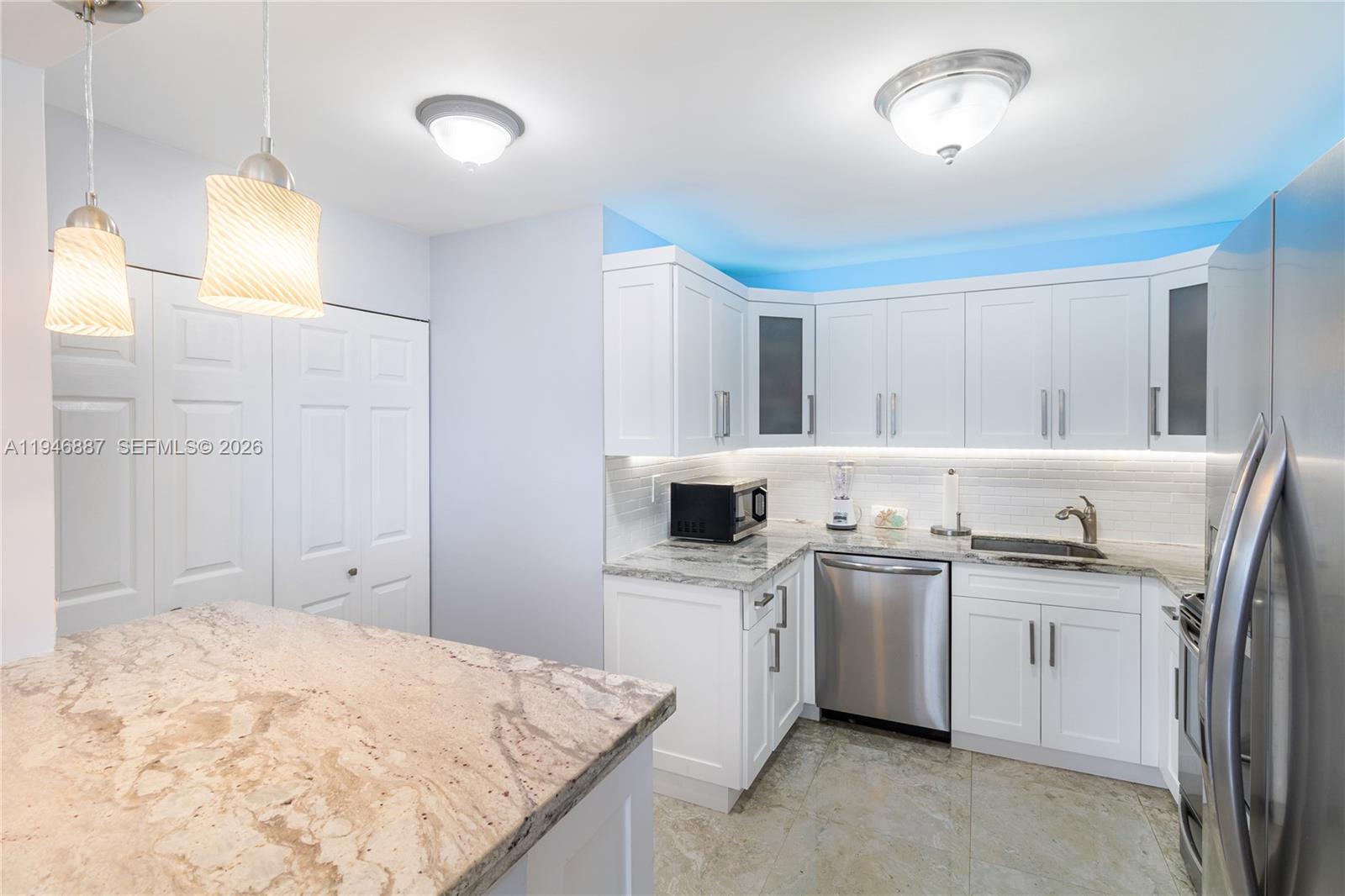 6061 Collins Ave # 6F