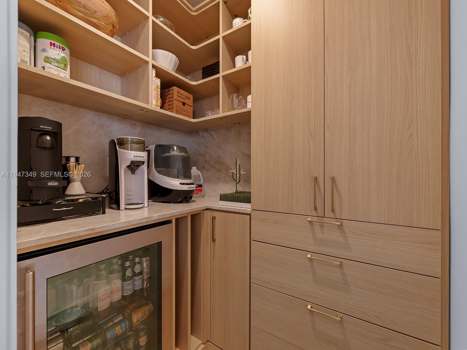 2678 Tigertail Ave # 1806