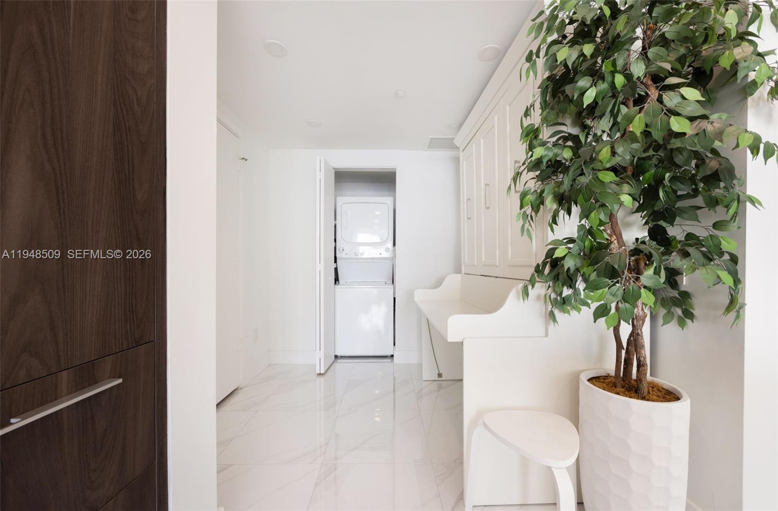 3131 NE 7th Ave # 1902