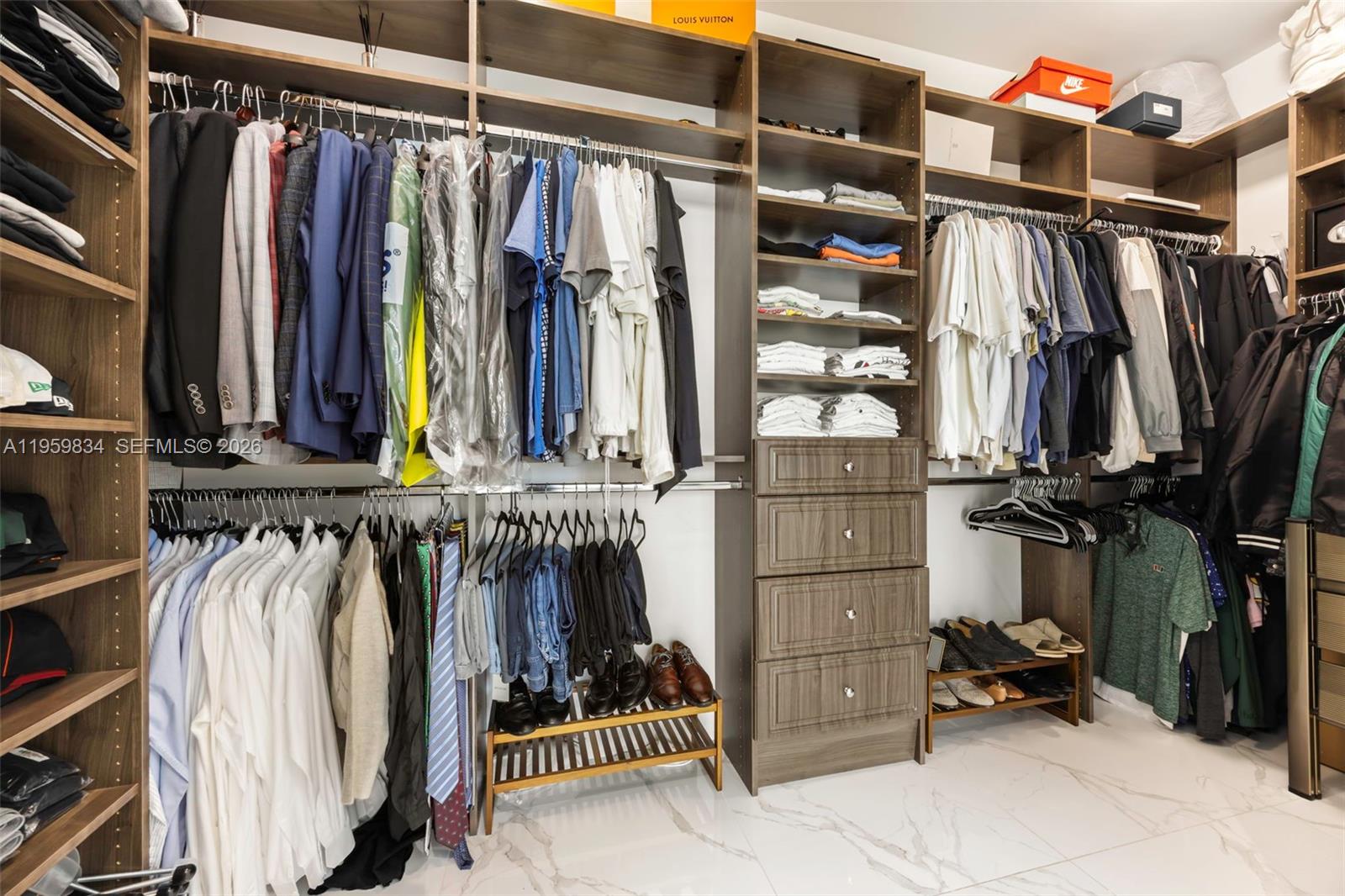 460 NE 28th St # 4002