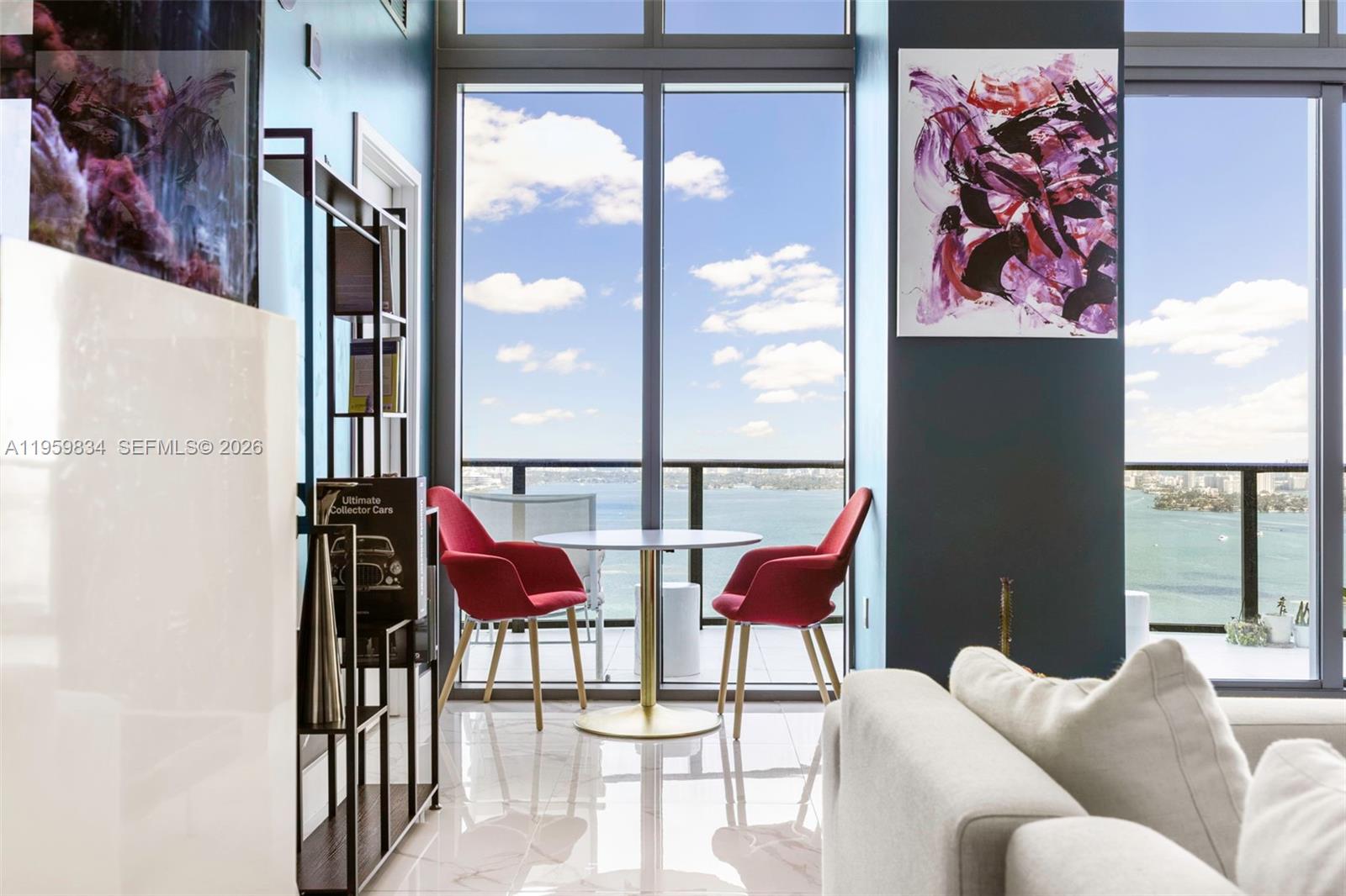 460 NE 28th St # 4002