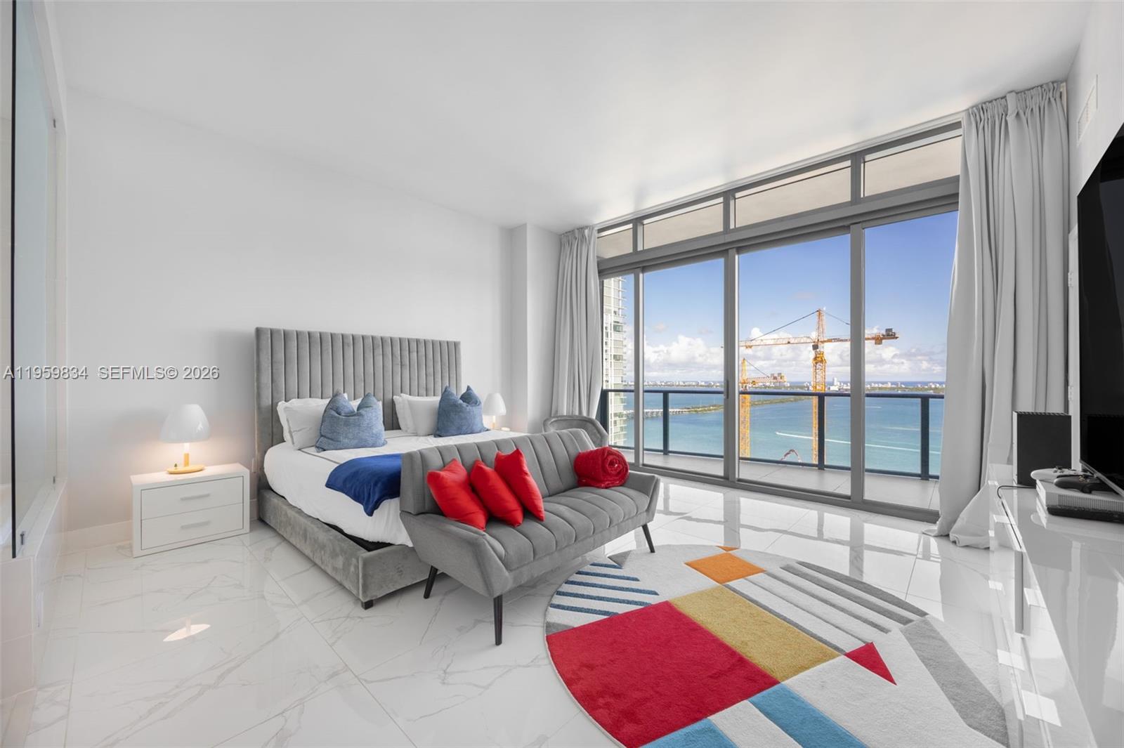 460 NE 28th St # 4002