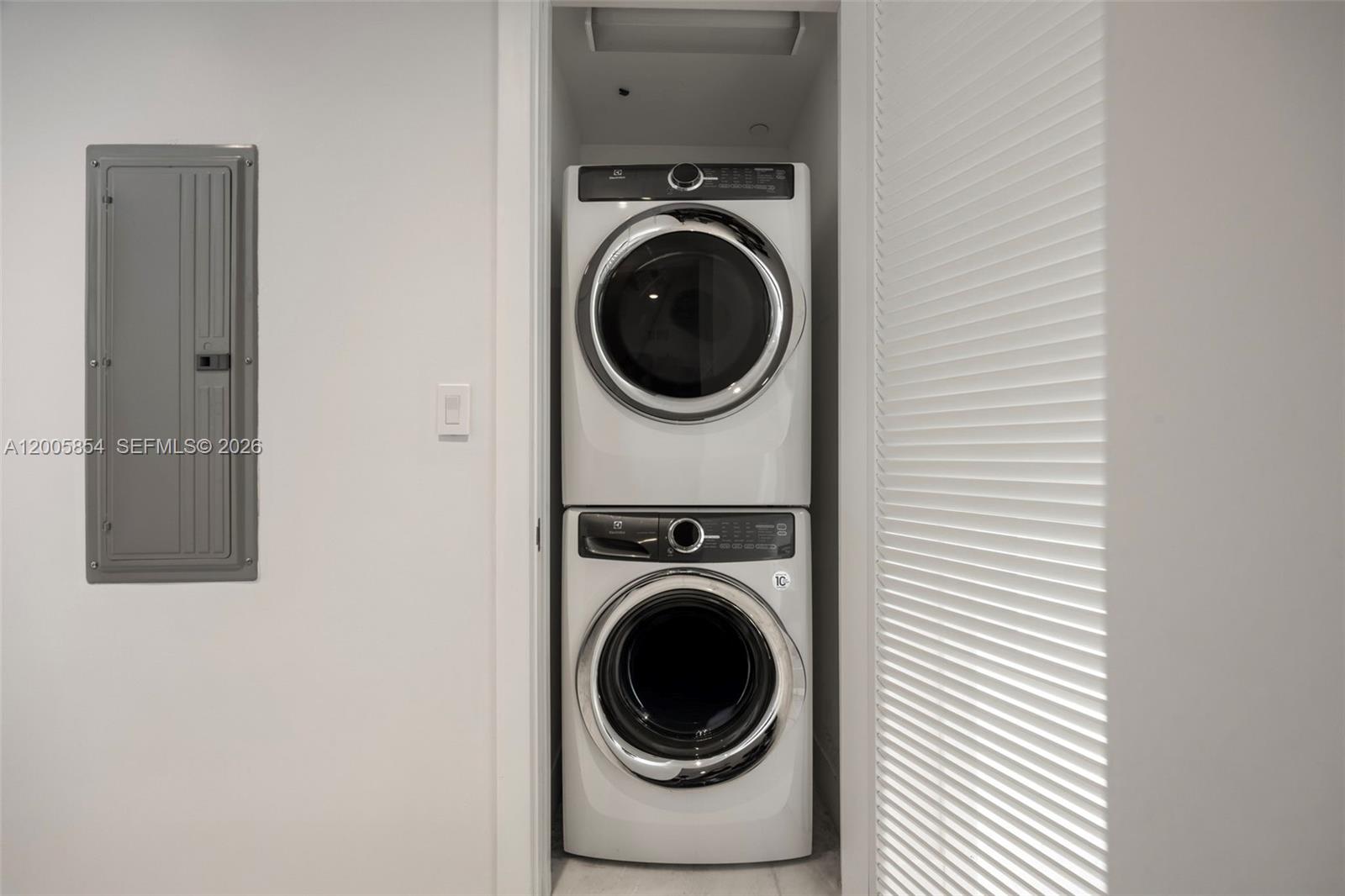 1451 Brickell Ave # 4002