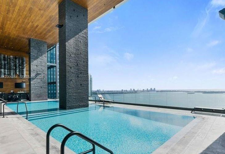 1451 Brickell Ave # 4002