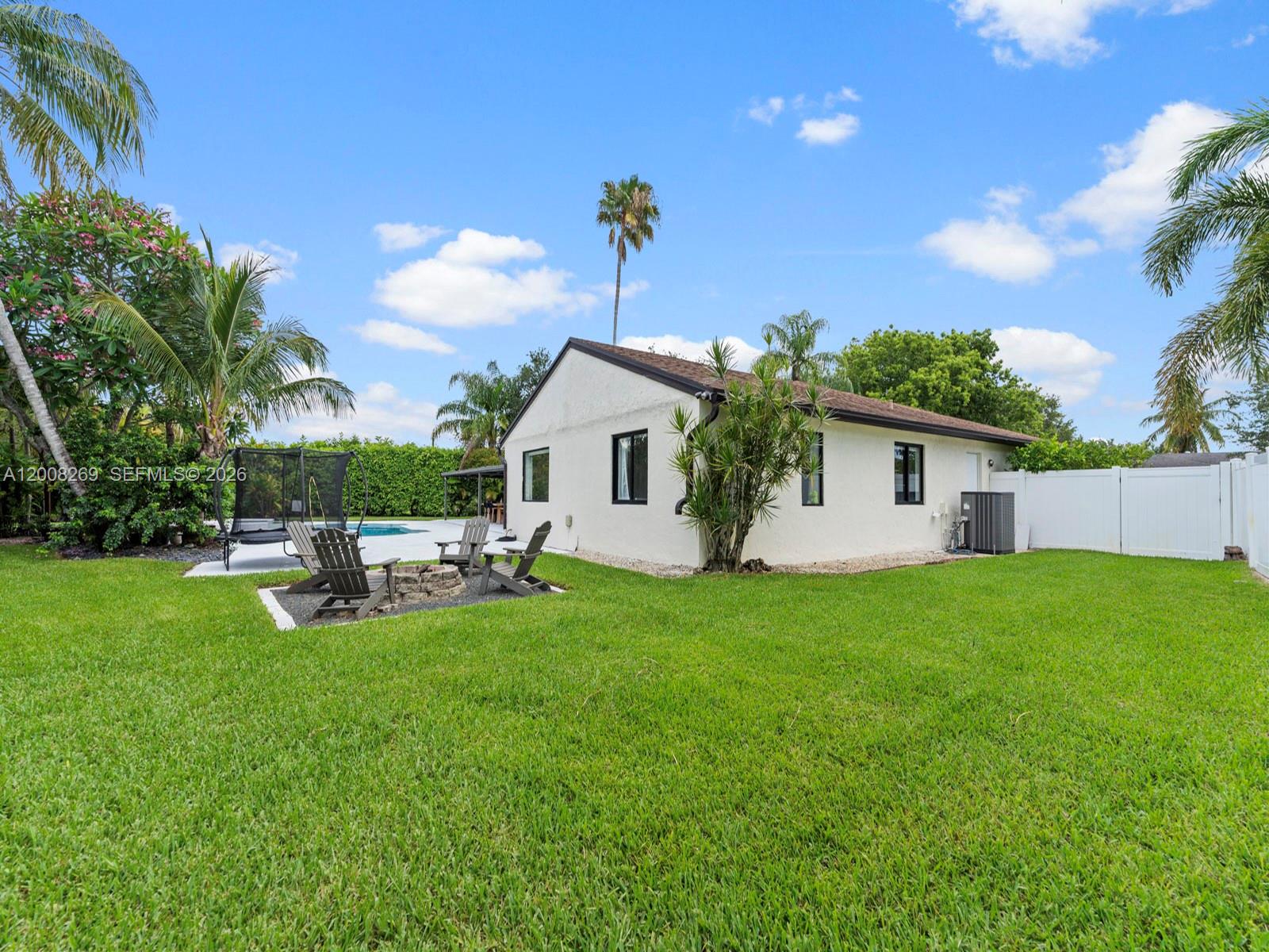 11998 SW 51st Ct