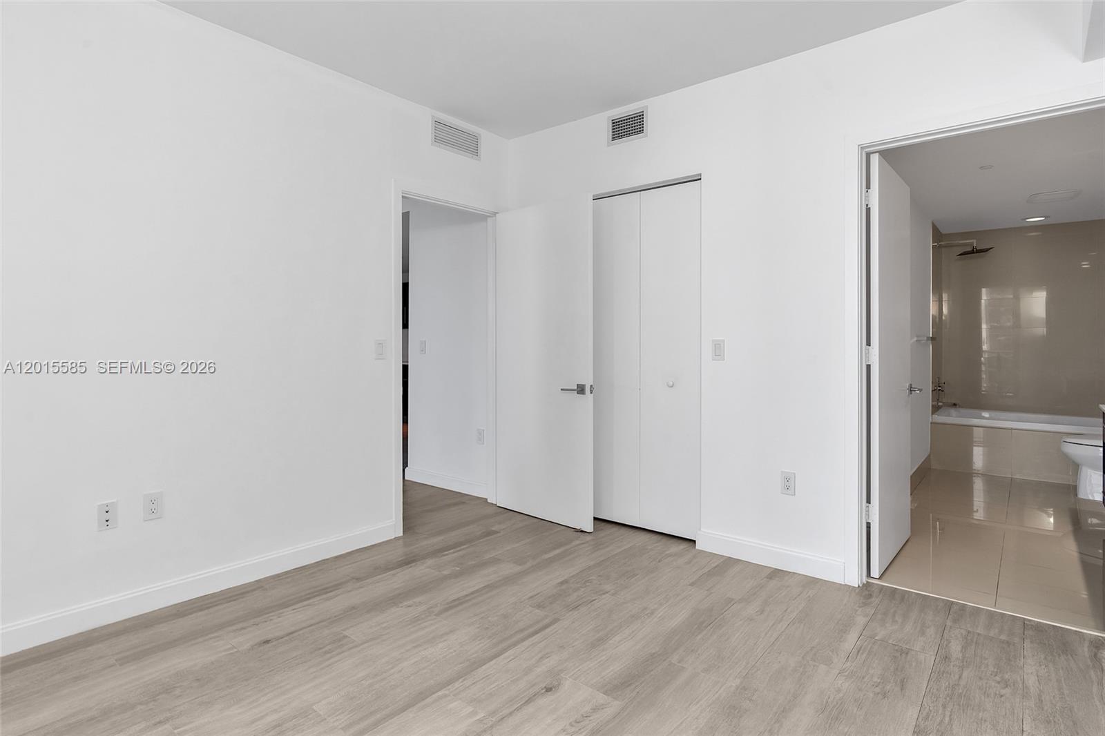 45 SW 9th St # 3502