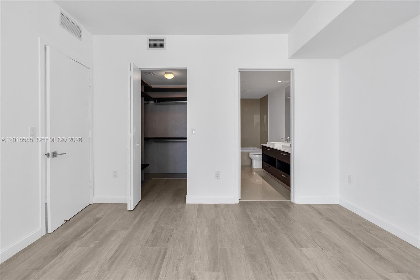 45 SW 9th St # 3502