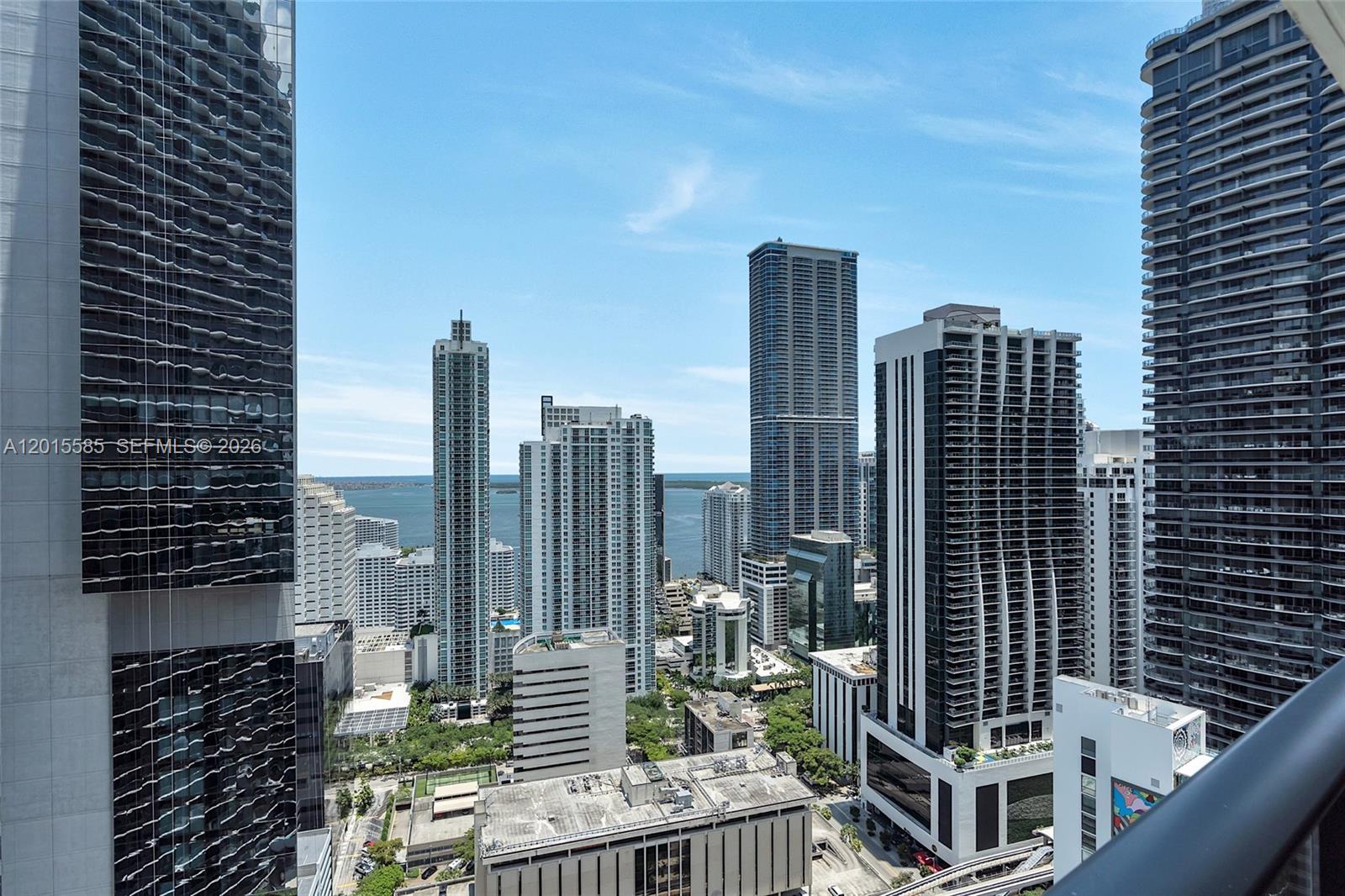 45 SW 9th St # 3502
