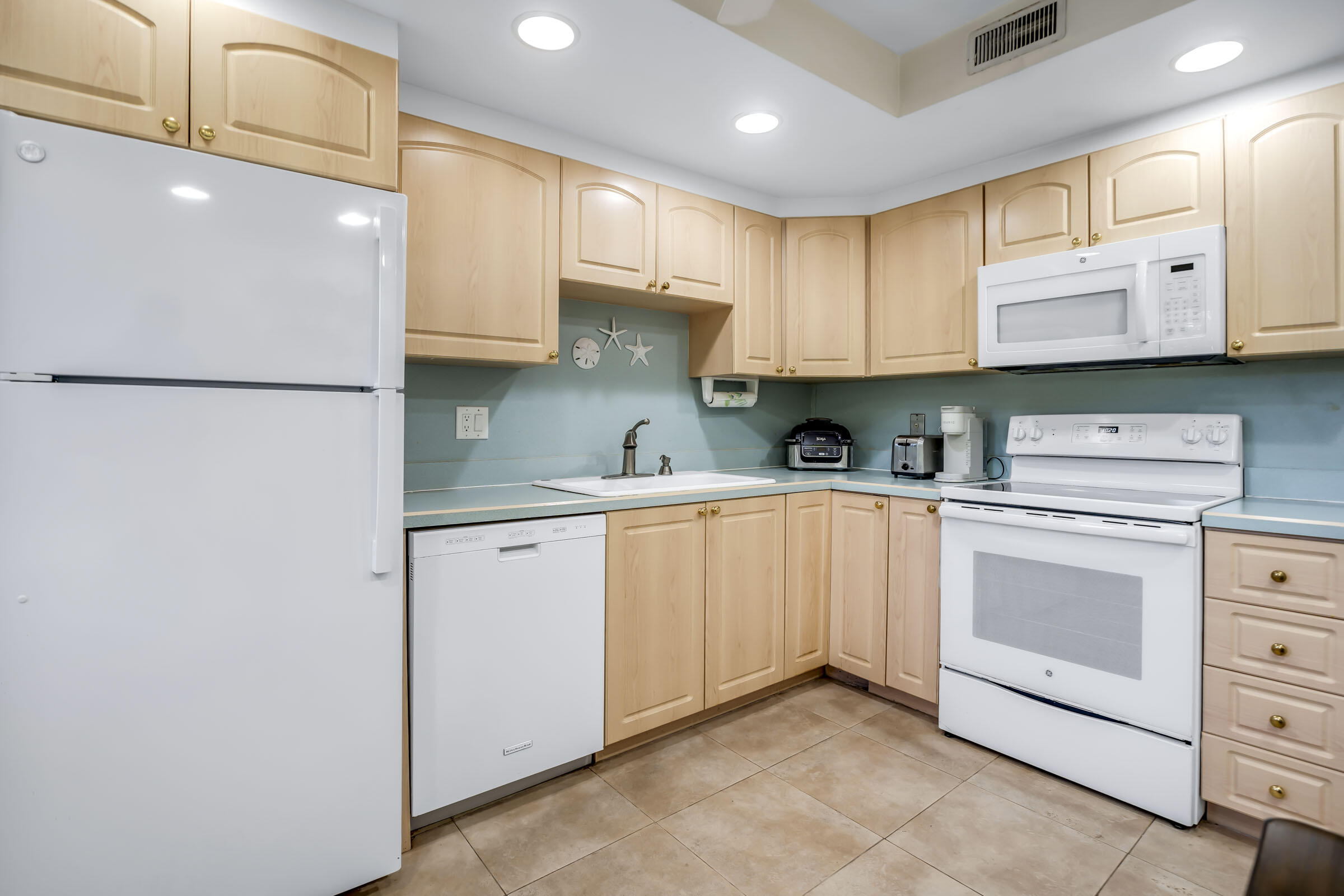 2871 N Ocean Boulevard C307