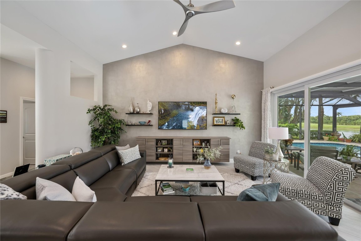 11074 Boca Woods Lane