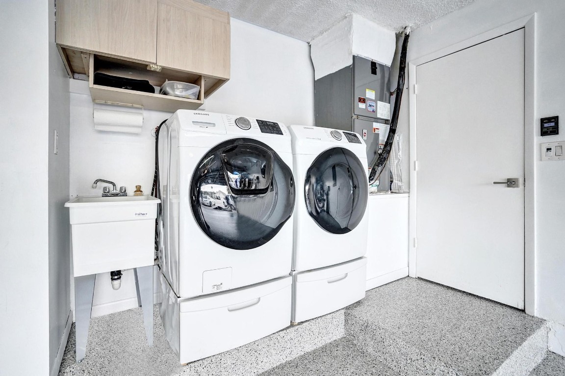 21464 Bridge View Dr