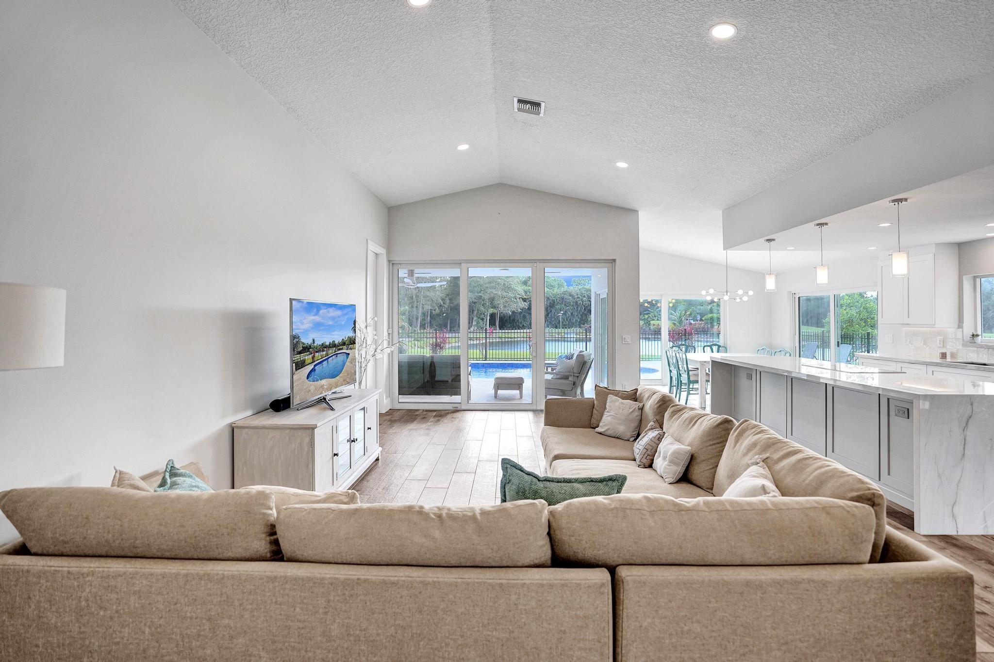 21464 Bridge View Dr